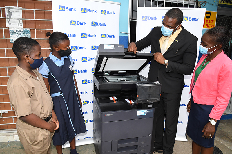 JN Bank Gifts Braeton Primary and Infant School - JN Bank JN Bank Gifts Braeton Primary and Infant School